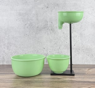 Sunbeam Jadeite Mixing Bowls & Juicer