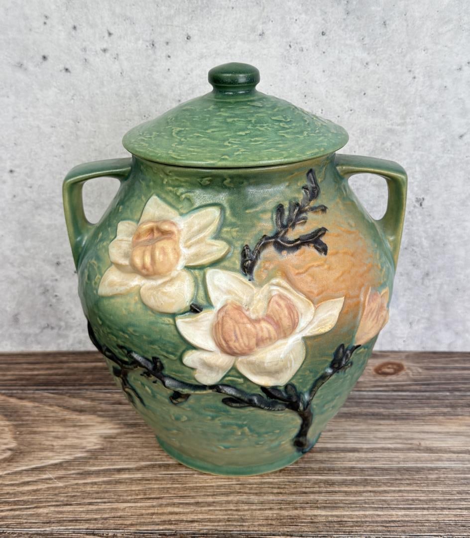 Roseville Green Magnolia Cookie Jar 2-8" (1 of 6)