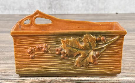 Roseville Pottery 383-6" Bushberry Window Box