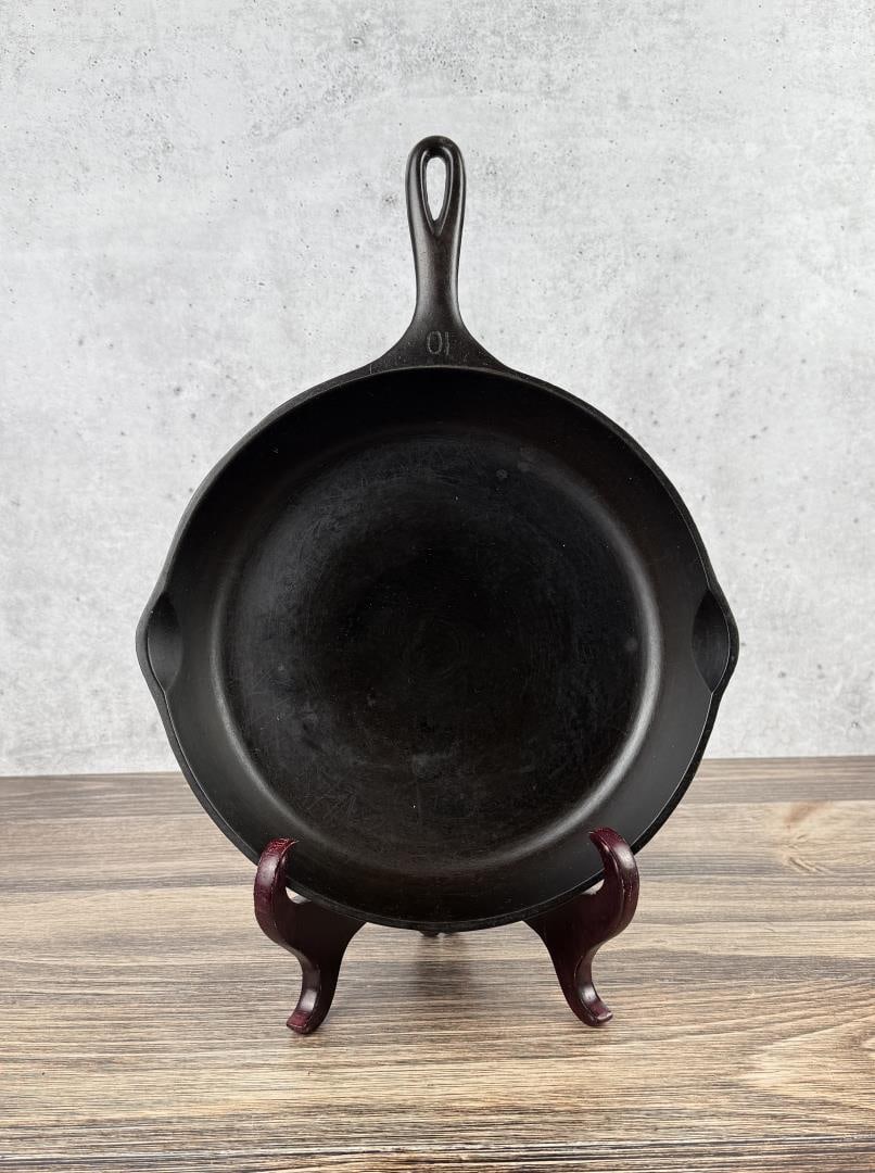 Wagner Ware #10 Cast Iron Skillet 1060 (1 of 4)