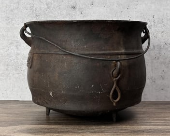 D.R. Sperry #8 Cast Iron Kettle Pot Cauldron