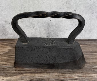 Antique LL&B Company #18 Cast Iron Sad Iron