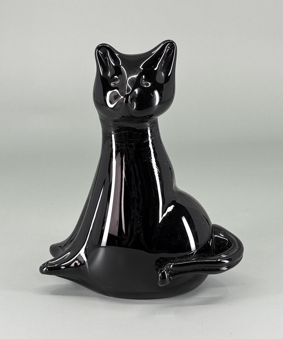 Art Glass Cat Paperweight: 4 1/2" tall.