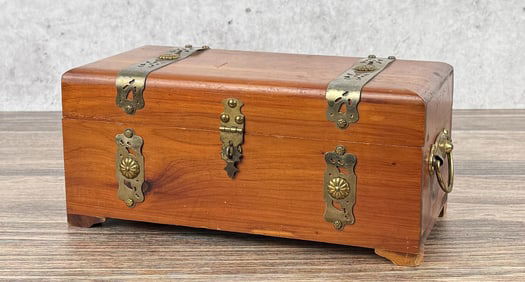 Peterson Brothers Cedar Treasure Chest Jewelry Box