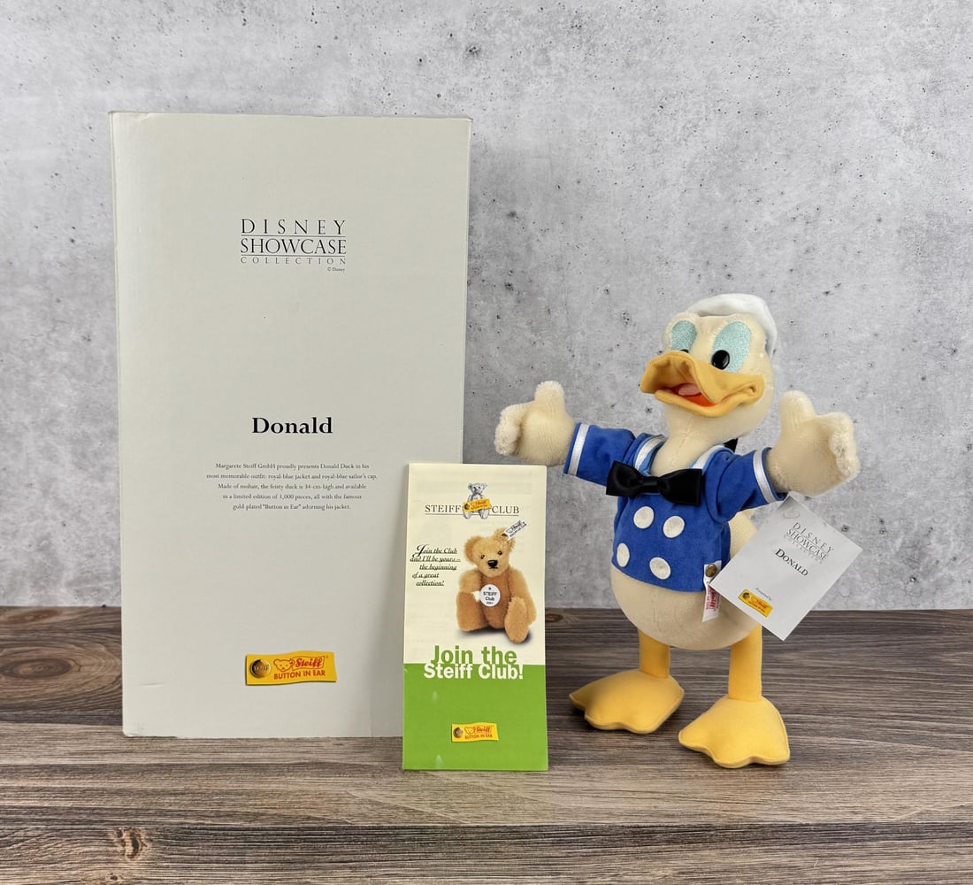 Steiff Disney Showcase Donald Duck (1 of 11)