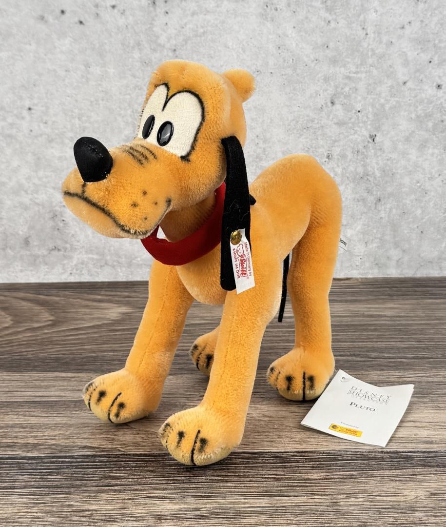 Steiff Disney Showcase Pluto (1 of 10)