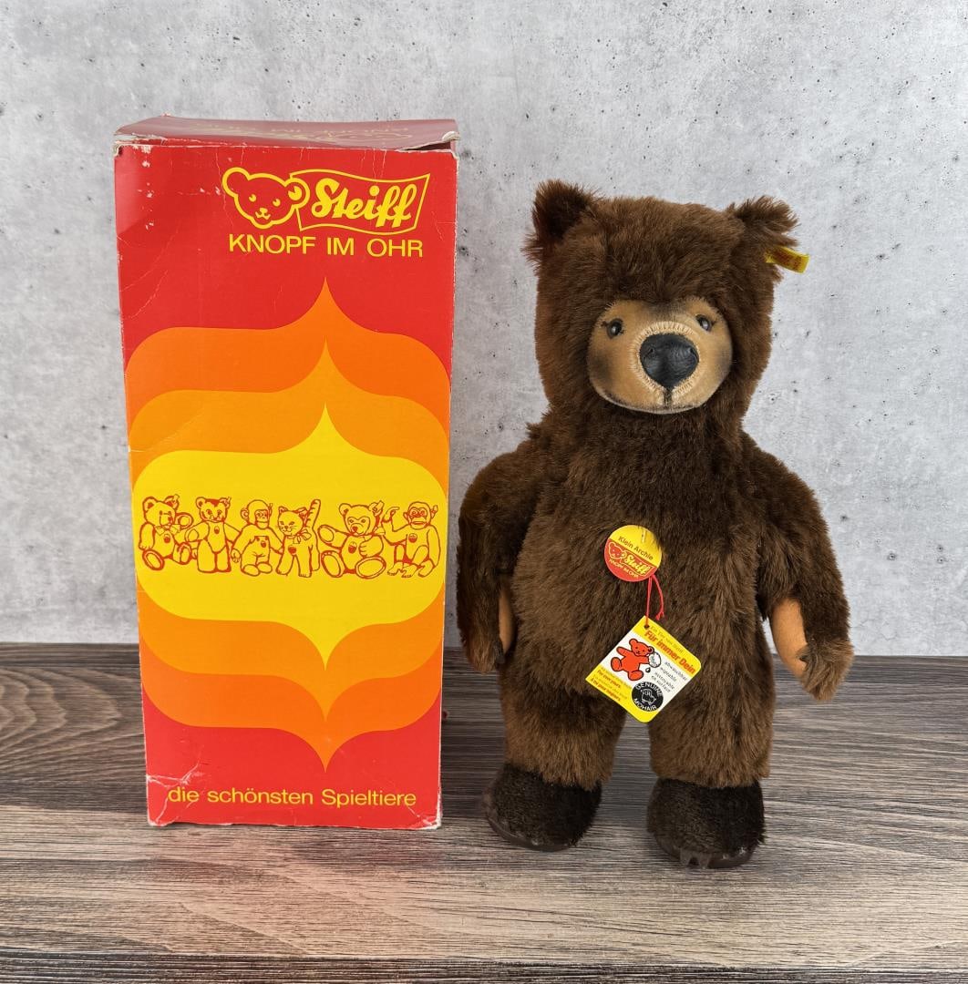 Steiff Klein Archie Teddy Bear: New in box. Bear growls.