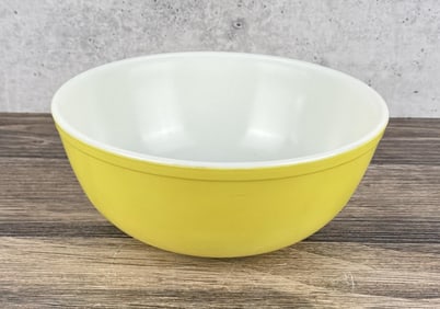 Pyrex 404 Basic Color Yellow Mixing Bowl