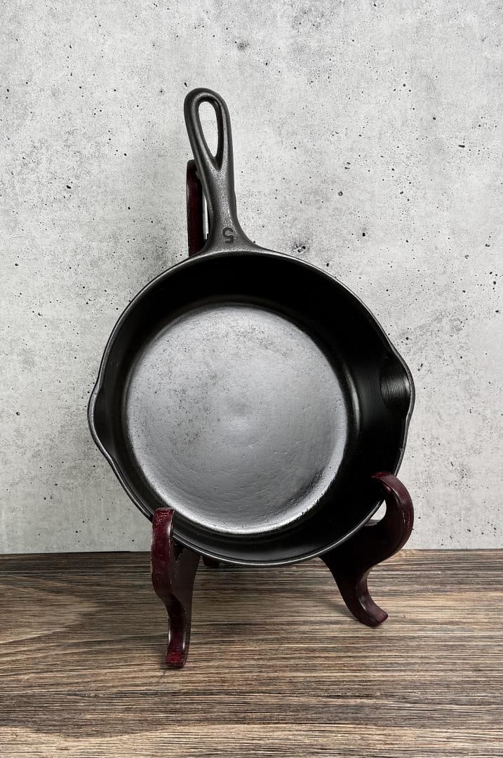 Wagner Ware #5 Cast Iron Skillet 1055B (1 of 3)
