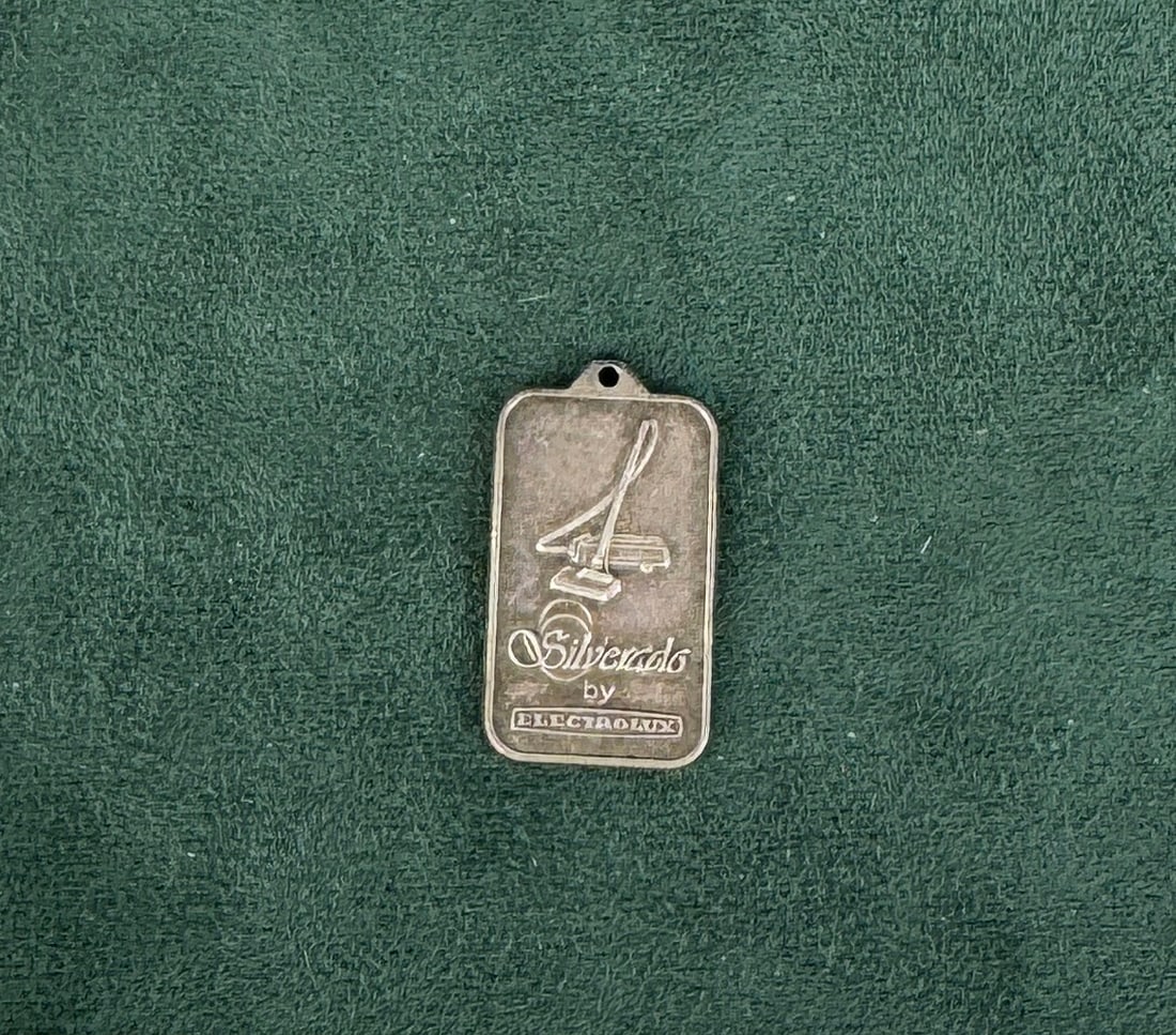 Electrolux Vacuum Silverado 5 Gram Silver Bar (1 of 3)