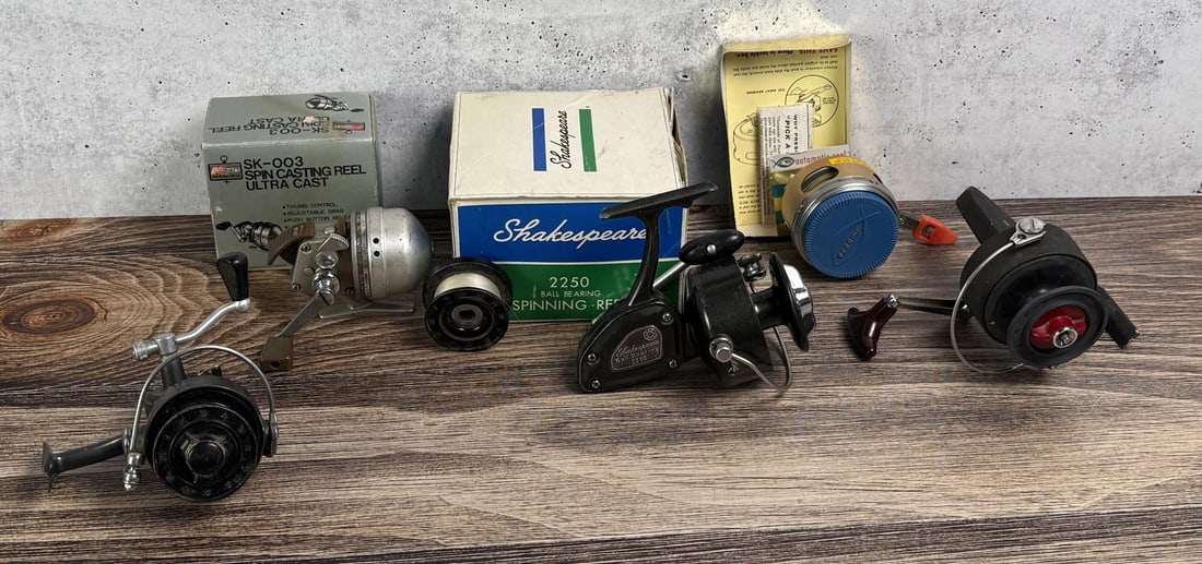 Group Of Fishing Reels: Nice grouping