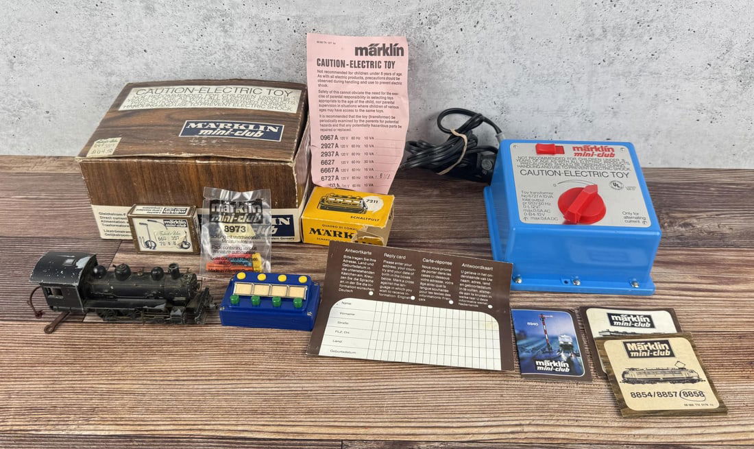 Marklin Mini Club Locomotive & Transformer: Nice grouping