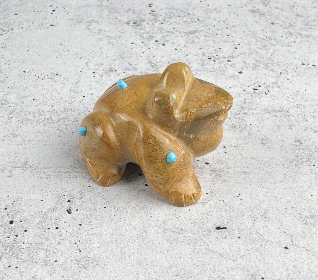 Enrich Leekya Carved Zuni Frog Fetish (1 of 5)