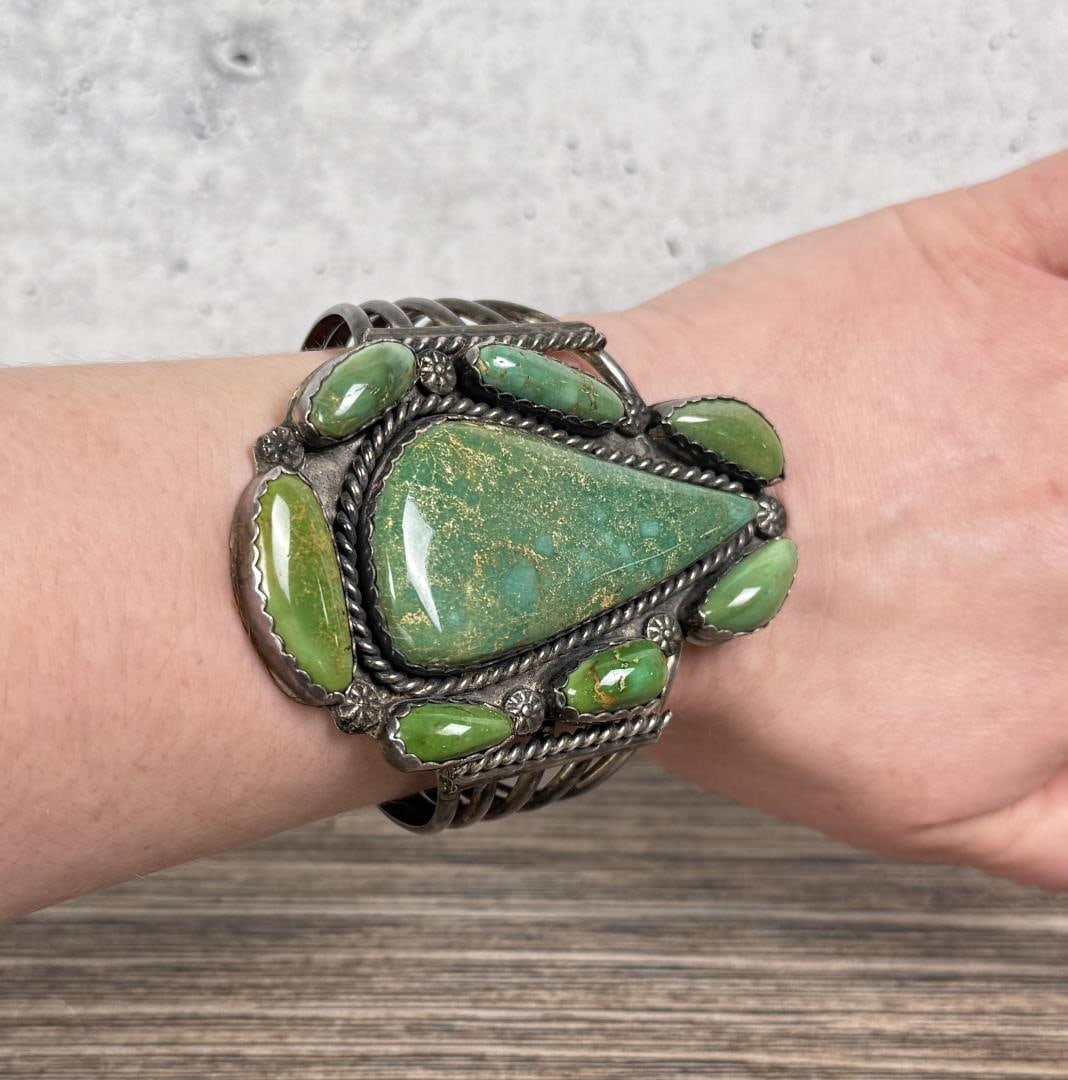 Old Pawn Navajo Sterling Turquoise Bracelet (1 of 7)