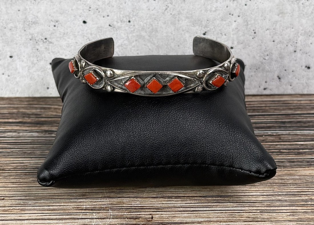 Esalalio Zuni Sterling Silver Coral Bracelet (1 of 5)