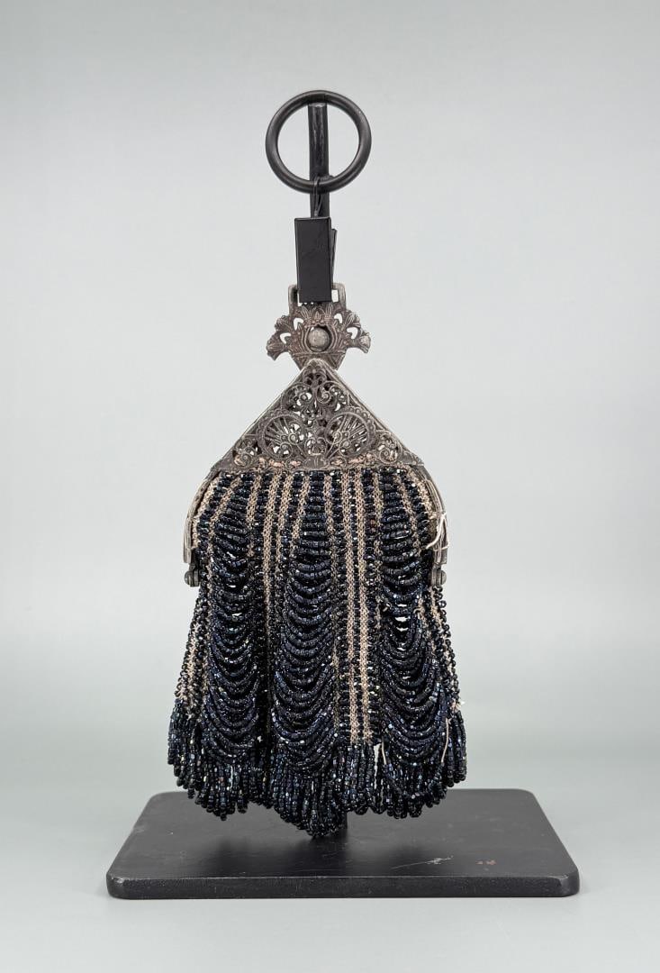 Art Deco Czech Beaded Flapper Purse (1 of 6)