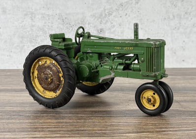 ERTL John Deere 60 Toy Tractor