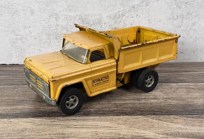 ERTL Structo Dump Truck Toy
