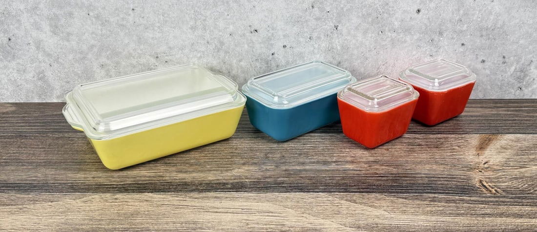 Pyrex Primary Color Refrigerator Dish Set: Nice set.
