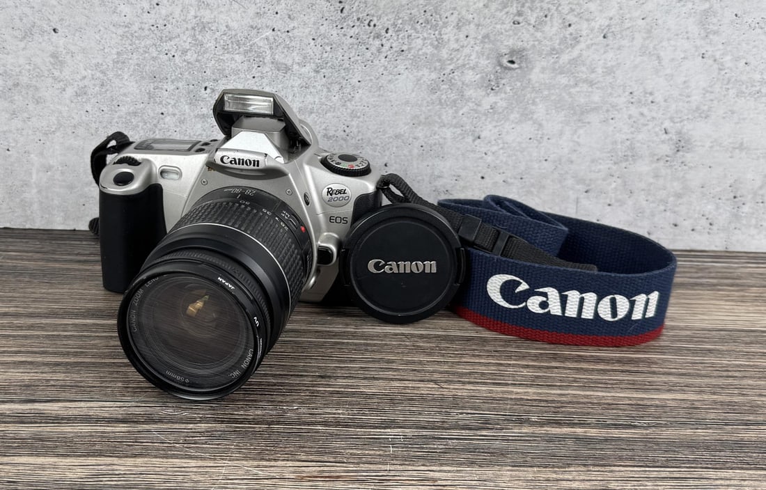 Canon EOS Rebel 2000 35mm SLR Film Camera: Zoom Lens EF 28-80mm 3.5-5.6 II. Untested.