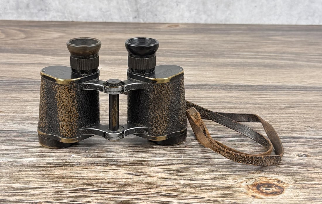 WW2 German Army Carl Zeiss Binoculars: Dienstglas 6x30. H/6400.