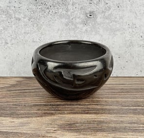 Mary Santa Clara Pueblo Indian Pot