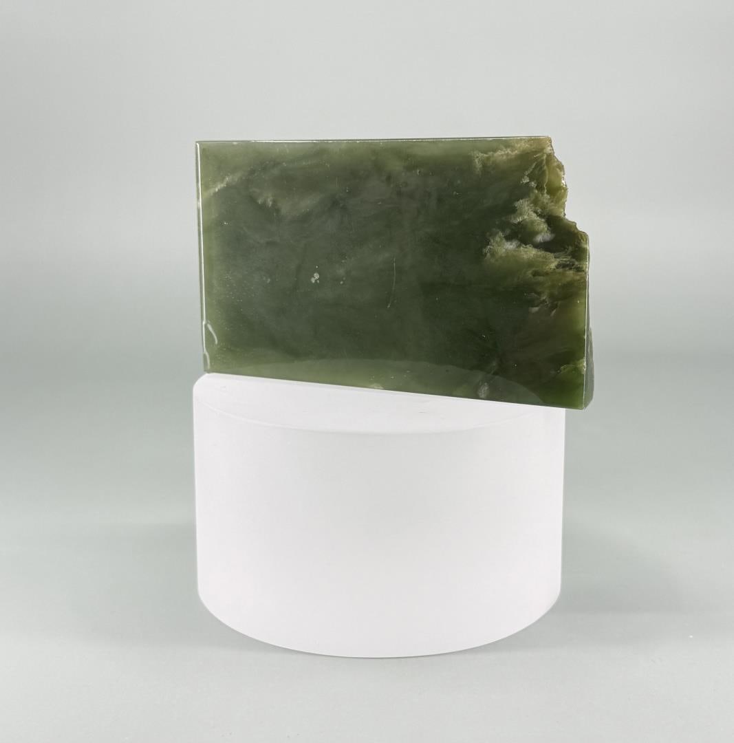 1250ct of Jewelry Grade Nephrite Jade: 250 grams or 1250 carats. 3 3/4" by 2 3/8" by 1".