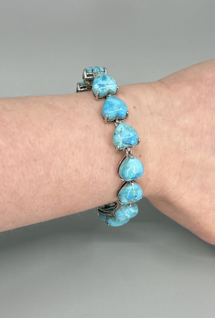 Bella Luce Turquoise Heart Bracelet: 8 3/8" long open.