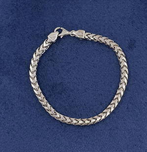 Sterling Silver Foxtail Chain Bracelet: 8 1/2" long open. 22.53 grams.