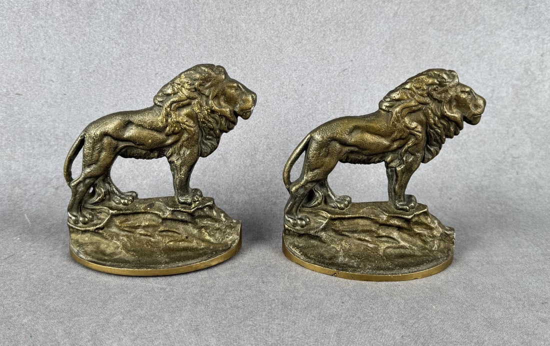ET Pybus Co Cast Brass Lion Bookends (1 of 8)