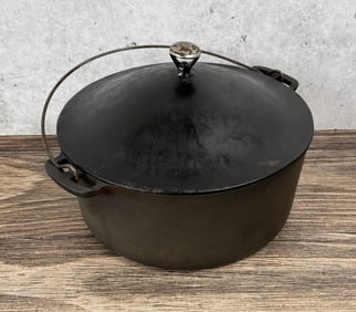 Wagner Ware Cast Iron No 8 Round Roaster