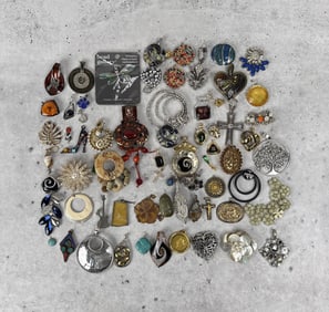 Large Group Of Costume Jewelry Necklace Pendants