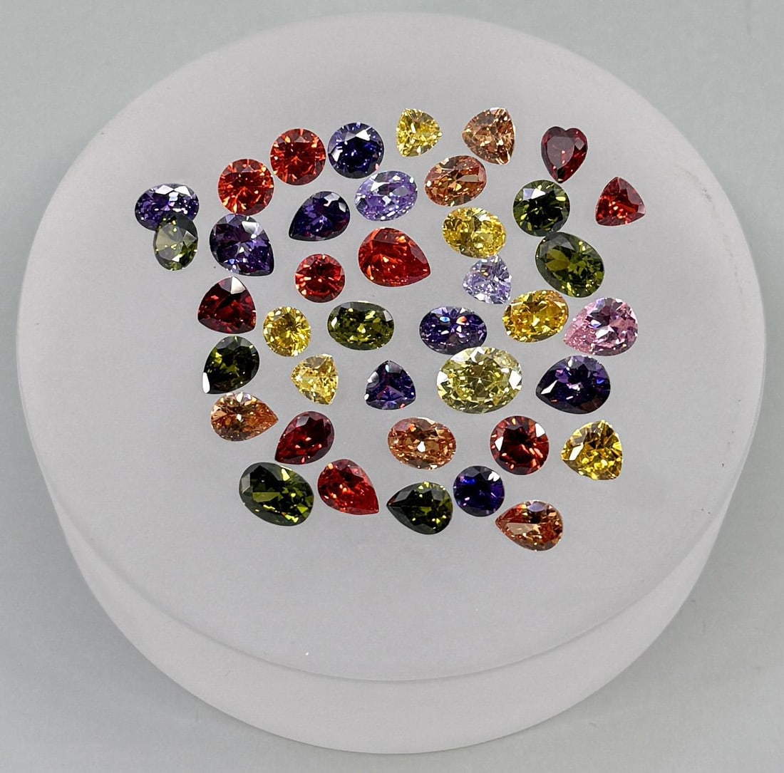 83.95ct of Topaz Gemstones: 16.79 grams or 83.95 carats.