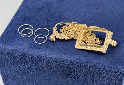 Assortment of 14K Gold Jewelry