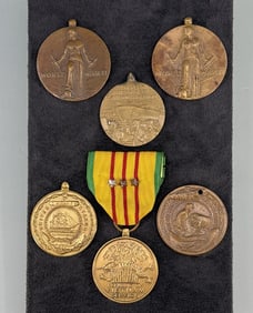 Collection of WW2 Vietnam War Medals