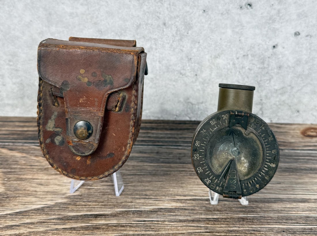 WW1 WWI Mark VII Marching Compass in Pouch: Decent example in case.