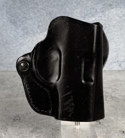 Desantis Holster 1019 X2