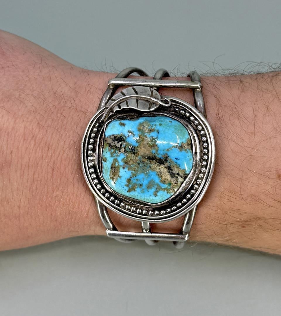 Old Pawn Navajo Sterling Silver Turquoise Bracelet (1 of 5)