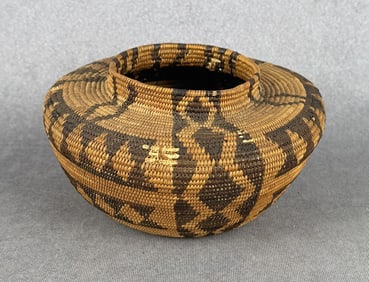 Yokuts Native American Indian Bottleneck Basket