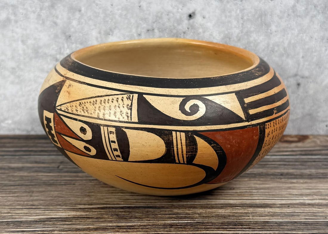 Fannie Nampeyo Hopi Indian Pot (1 of 4)