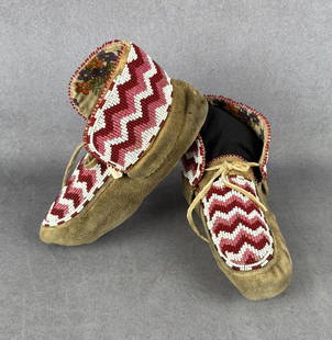 Cree Native American Indian Beaded Moccasins: 9 1/8" by 5 1/2" by 3 1/4". Mid 20th Century.