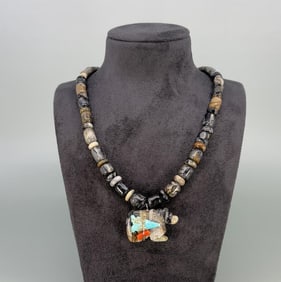 Zuni Carved Bear Fetish Necklace