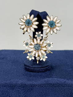 Coro Rhinestone Costume Brooch Earring Set: Nice set