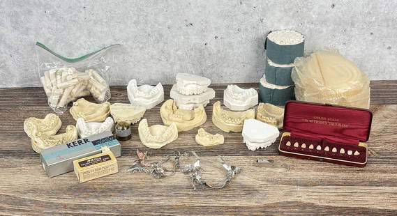 Collection of Antique Dental Molds Bridges: Nice grouping.