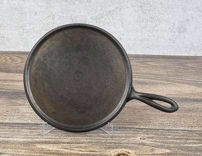 Erie #8 Cast Iron Scoop Handle Griswold Griddle: Rare early griddle. Arched Erie logo. Cleaned and ready to use.