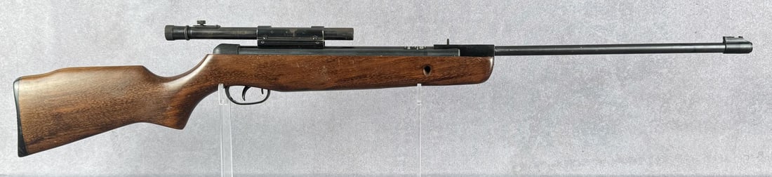 Gamo Hunter 220 .177 Air Rifle: In working condition. No sales to the following areas: States/Territories: ? Delaware ? Illinois ? Michigan ? Minnesota ? New Jersey ? Rhode Island ? US Virgin Islands Cities: ? Stratford, CT: Zip cod