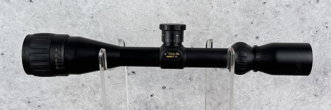 BSA Sweet 17 3-12x40 Rifle Scope: Duplex reticle