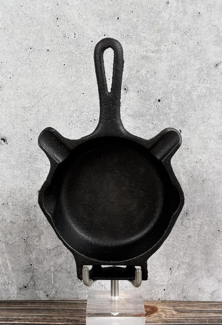 Lodge Cast Iron Mini Skillet Ashtray: Nice example.