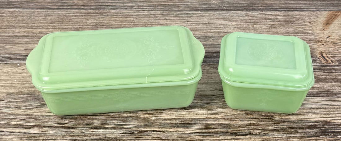 Fire King Jadeite Philbe Refrigerator Dishes: Lid on one is cracked.