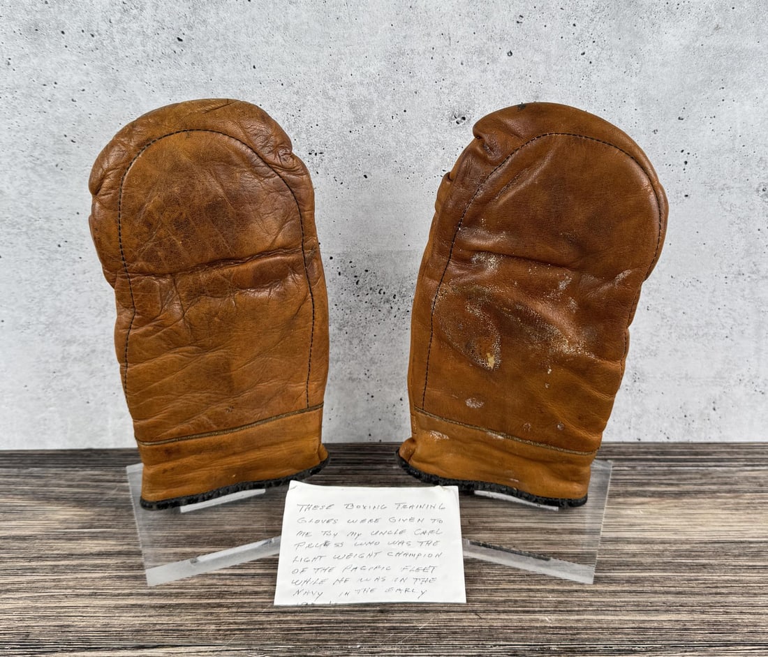 WW2 Period Wilson Boxing Gloves: Model 124